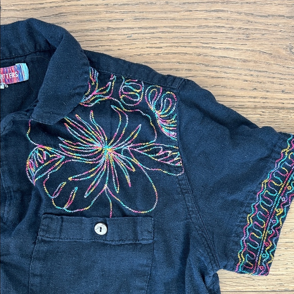 Urban Outfitters Black Shirt with Colorful Embroidery - Picture 4 of 8